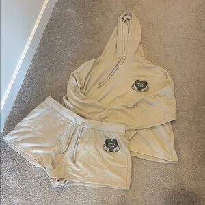 Cozy Beige Mickey Mouse Hoodie and Shorts Set from Primark
